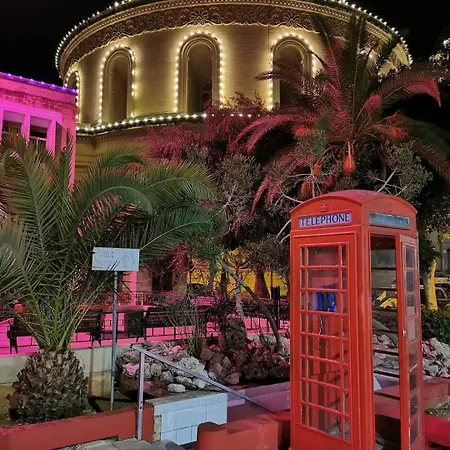 Central Apartment Sliema Слима