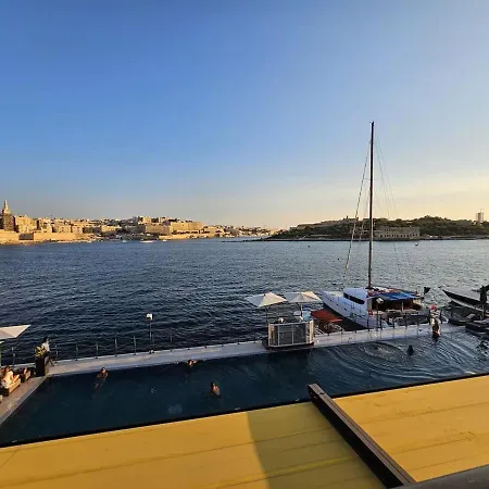Central Apartment Sliema * Sliema
